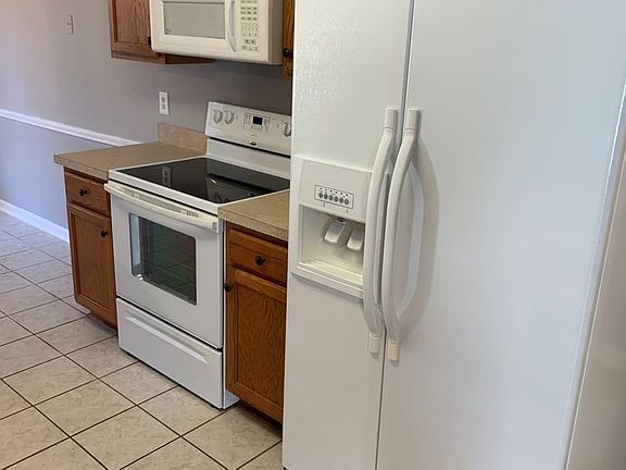 5th image of 2155 Herndon St