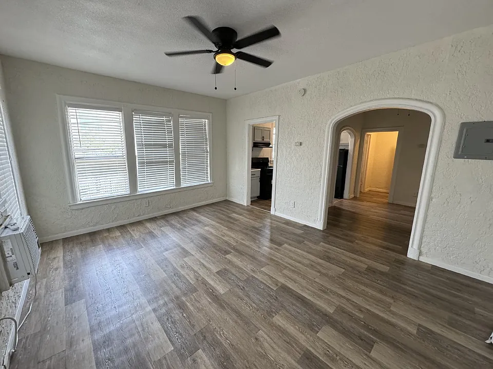 1625 McCullough Ave #7