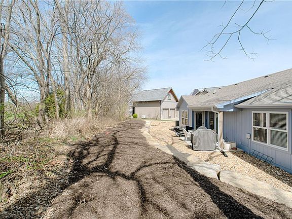 5th image of 225 Terrace