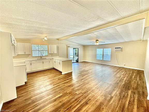 4th image of 1252 Henderson Creek Dr