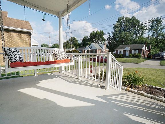 4th image of 218 Bernard Ave