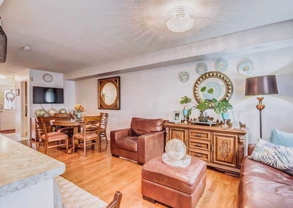 2nd image of 10 Cherrytree Dr #72