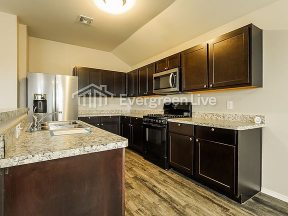 5th image of 518 Crystal Ln