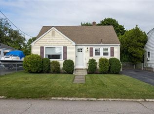 121 Woodbury St, Pawtucket, RI 02861