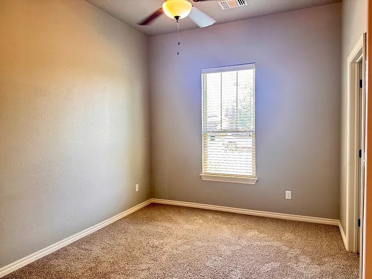 8109 NW 160th Ter — Photo 7