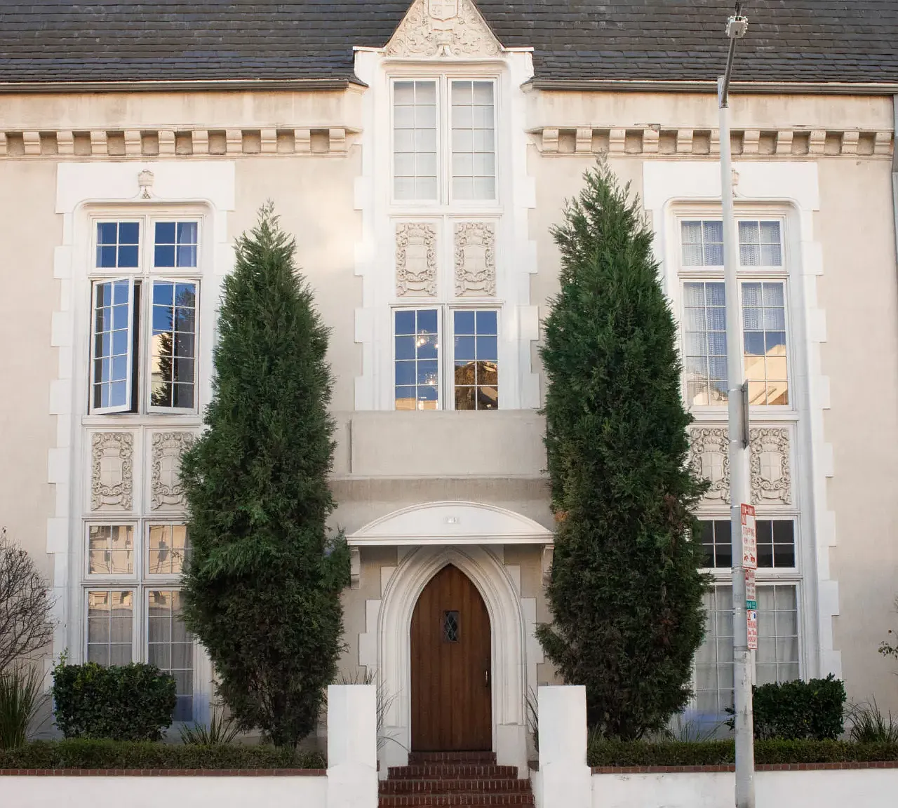 Four Gables Apartments — Photo 4