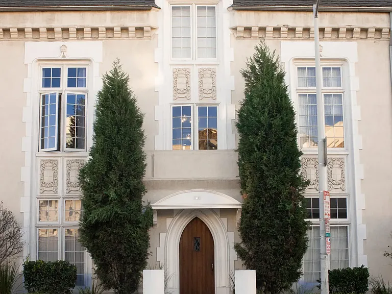 Four Gables Apartments — Photo 4