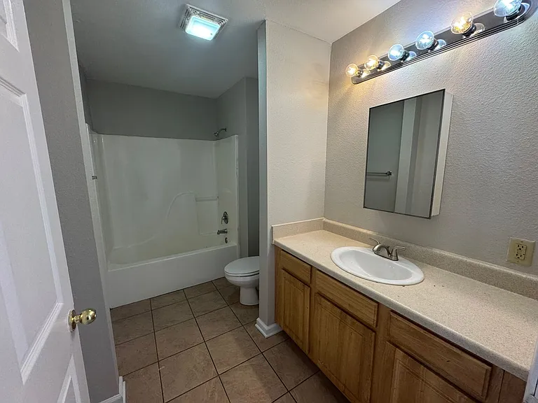 1121 Transit Way — Photo 10