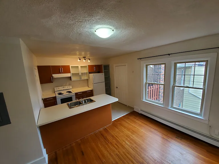 1614 Ontario St #4 — Photo 7
