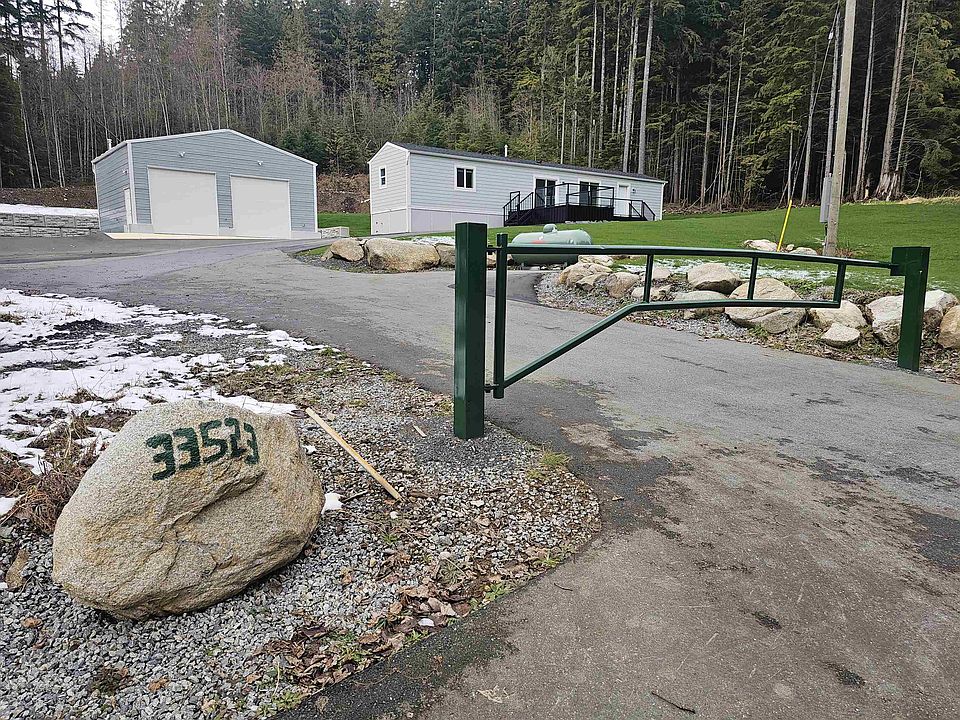 1st image of 33523 Cardinal St