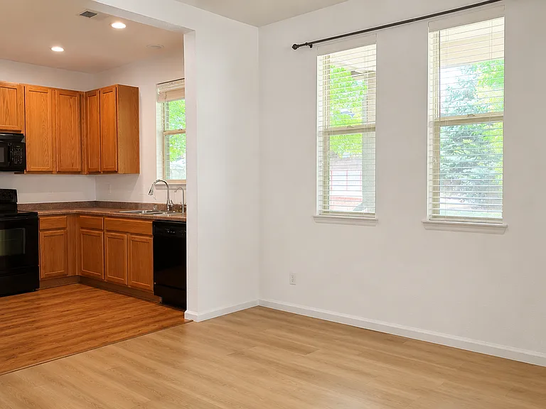 13643 E Weaver Pl — Photo 3