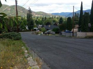 910 NW Hewitt Ln, Grants Pass, OR
