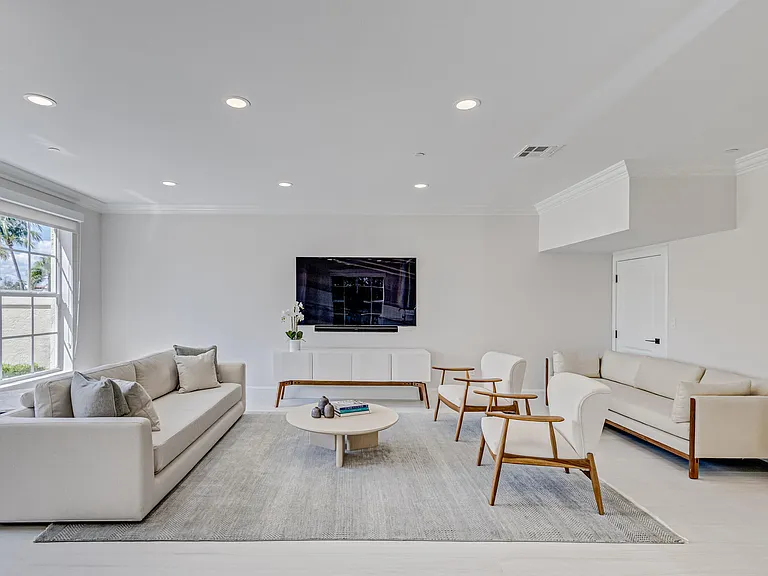 27 Marina Gardens Dr — Photo 12