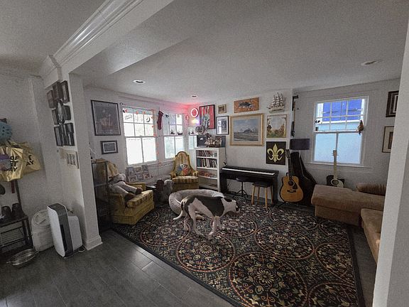 4th image of 3821 Cleveland Ave #C