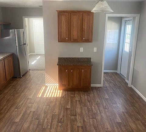 2nd image of 19 Meadow Dr