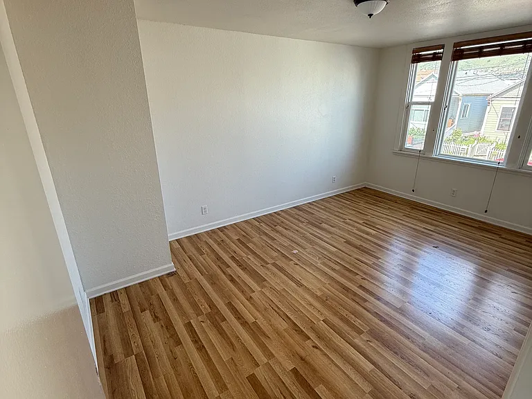 419 Cypress Ave #5 — Photo 3