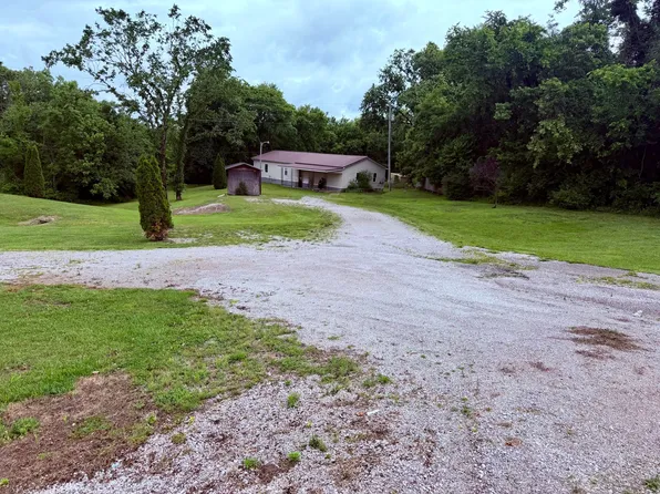 8536 Mason Lewis Rd, Maysville, KY 41056