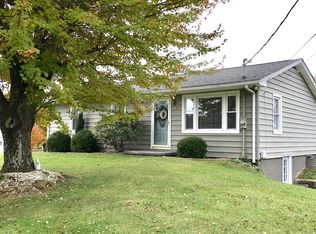 10412 Forest Hills Dr, Glade Spring, VA 24340