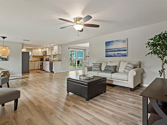 5th image of 1675 Blakemore Ln