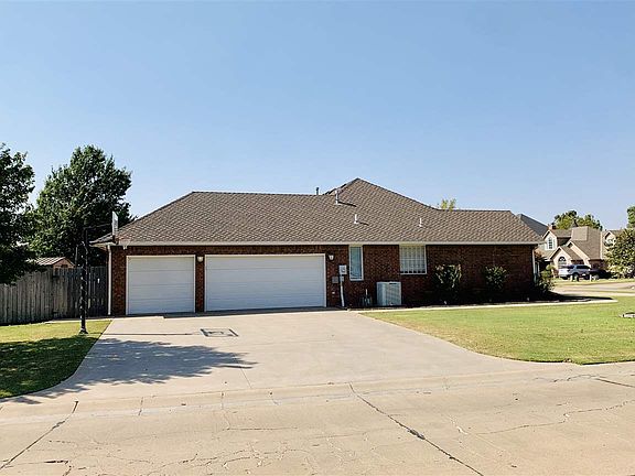 2nd image of 3641 Edgewater Dr