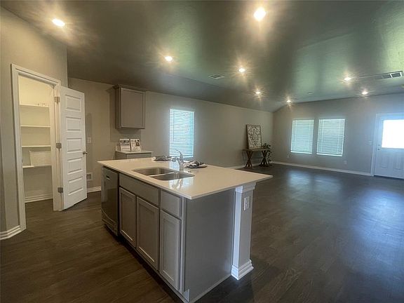 3rd image of 2753 Alice Way