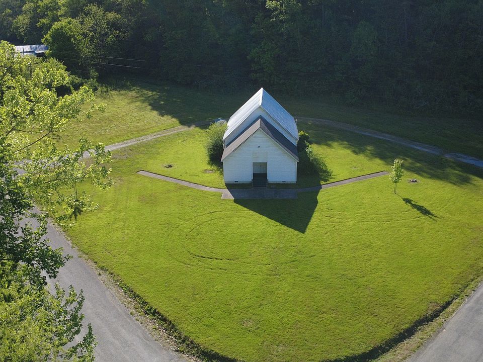 1st image of 470 Pleasant Valley Rd