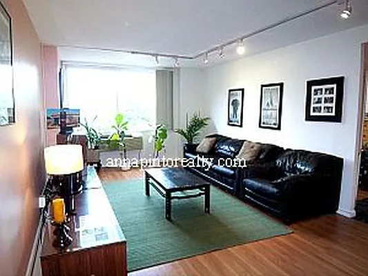 Rented by Anna Pinto Realty | media 28