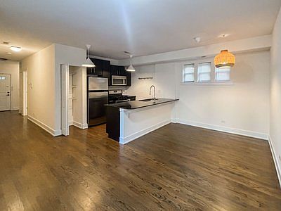 1st image of 5069 N Winchester Ave #1