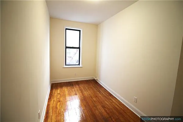 Rented by Siderow Residential Group | media 13