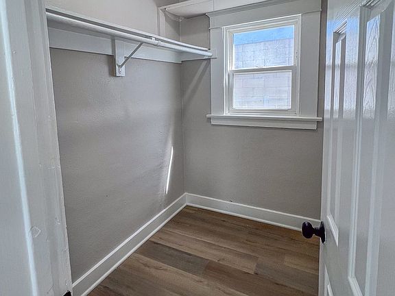 2nd image of 1059 Gladys Ave APT 5