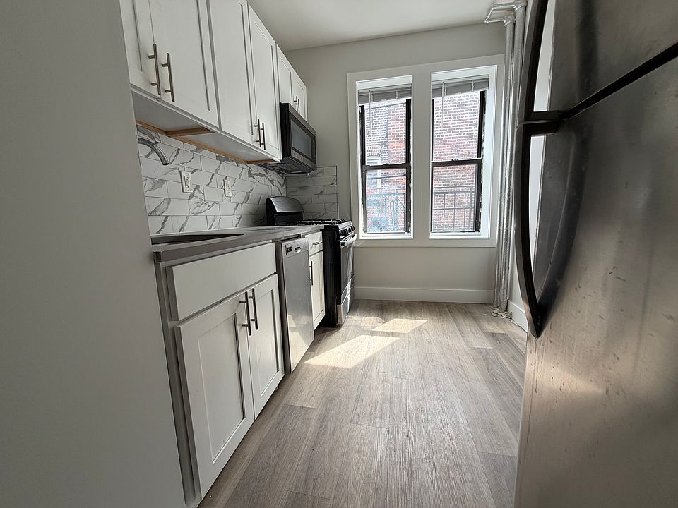 1st image of 158-160 Bergen Ave #42