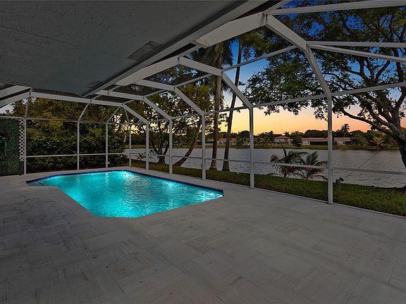 4th image of 3269 Boise Way