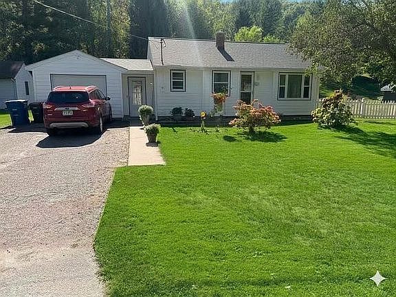 1st image of 416 Spring Creek Rd S