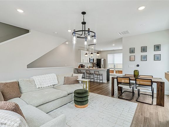 4th image of 7320 Park Place Ct