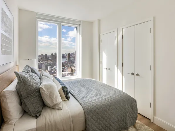 23-15 44th Road image 2 of 24