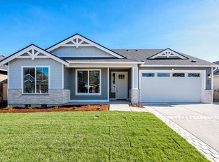 913 Rainier Loop, Mount Vernon, WA 98274