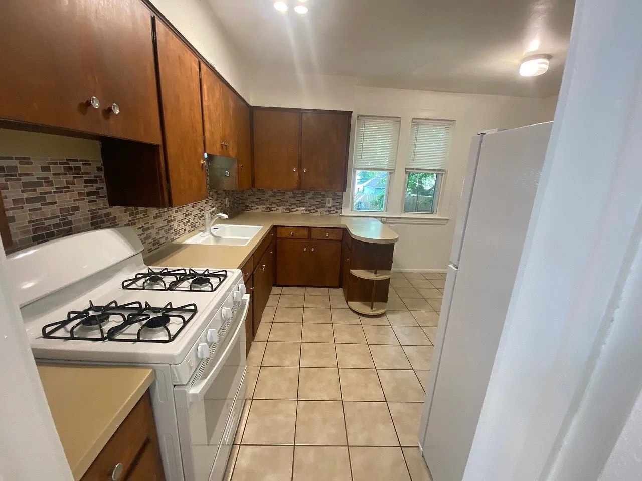 855 Alexander St SE - 1 — Photo 3