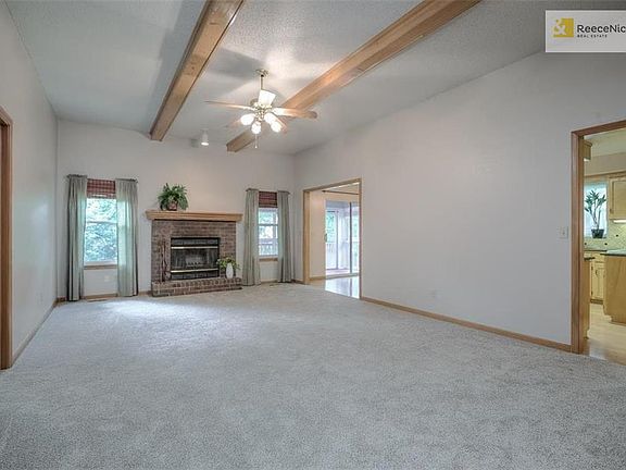 3rd image of 520 Valle Dr