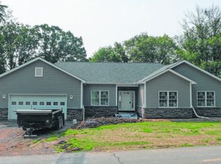 443 Valley View Dr, Dallas, PA 18612