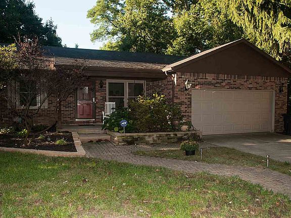 2nd image of 4463 Douglas Dr