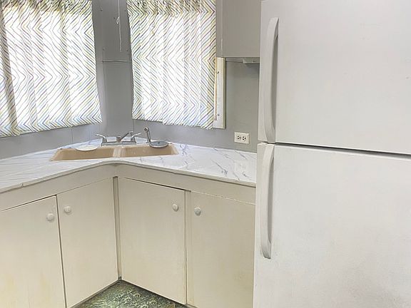 4th image of 16 W Berkley St