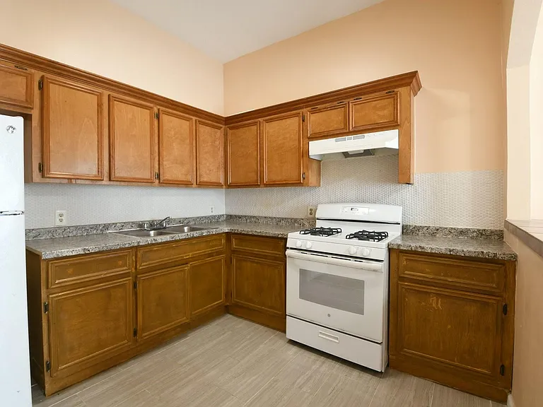 5817 Gaston St #B — Photo 4