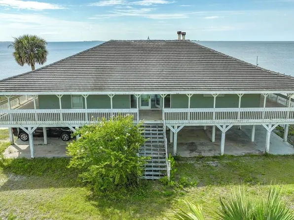 2074 Highway 98 W, Carrabelle, FL 32322