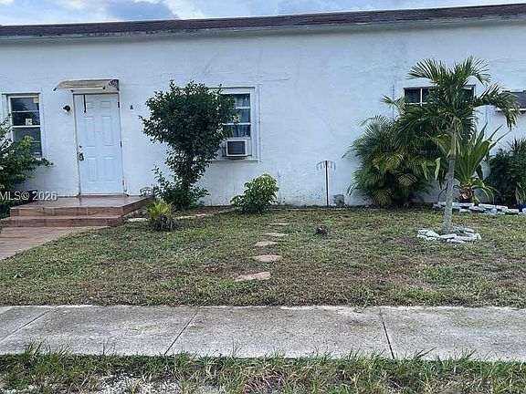 2nd image of 213 SW 11th St #A