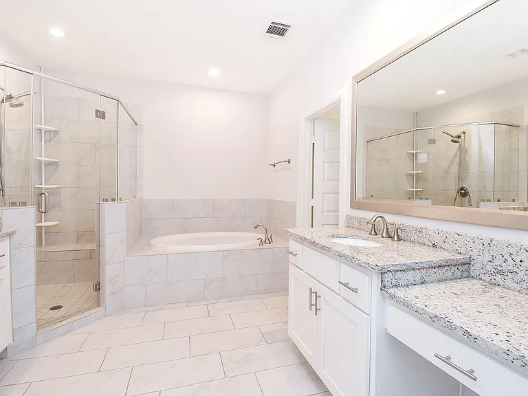 1122 Live Oak St — Photo 18