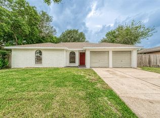 3814 Maplewood Dr, La Porte, TX 77571