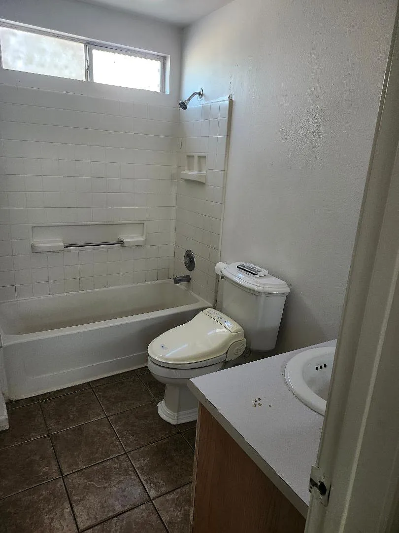 2 bed, 974 sqft, $975 — Photo 3