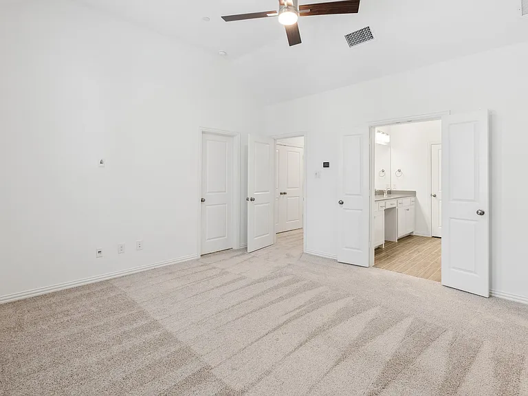 4532 Tripp St — Photo 11
