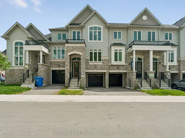 29 Lyall Stokes Cir, East Gwillimbury, ON L0G 1M0