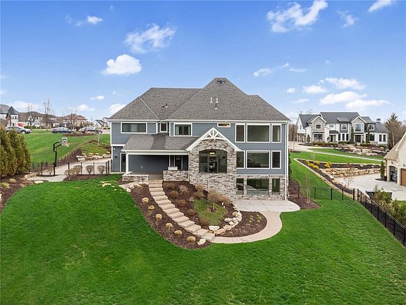 2nd image of 503 Ridge Ct